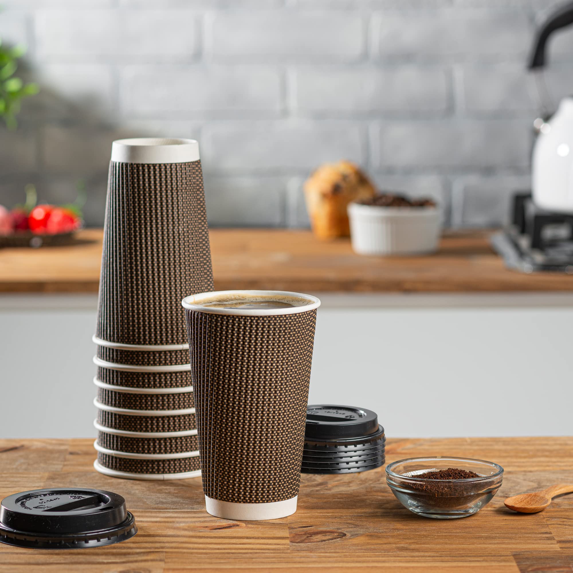 GUSTO [16 oz - 50 Sets] Insulated Brown Patterned Ripple Paper Hot Coffee Cups with Lids (Lids Color May Vary) - Ideal for Hot Beverages, Travel, and Office Use - Formerly Comfy Package