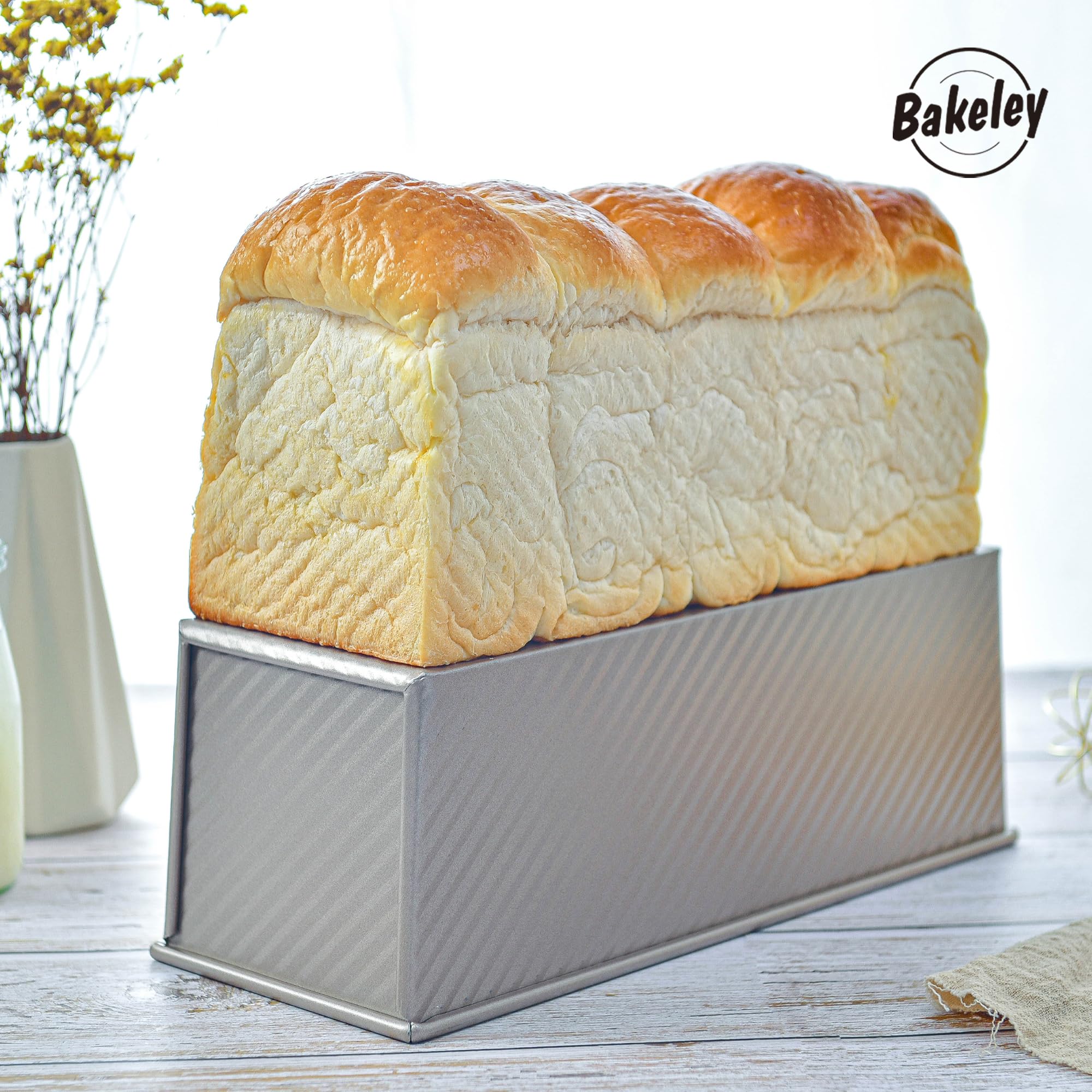 Bakeley Commercial Pullman Loaf Pan with Lid, 2.2Lb Dough Capacity Non-Stick Rectangle Corrugated Carbon Steel Bread Toast Mold with Cover for Baking Bread (Champagne Gold)