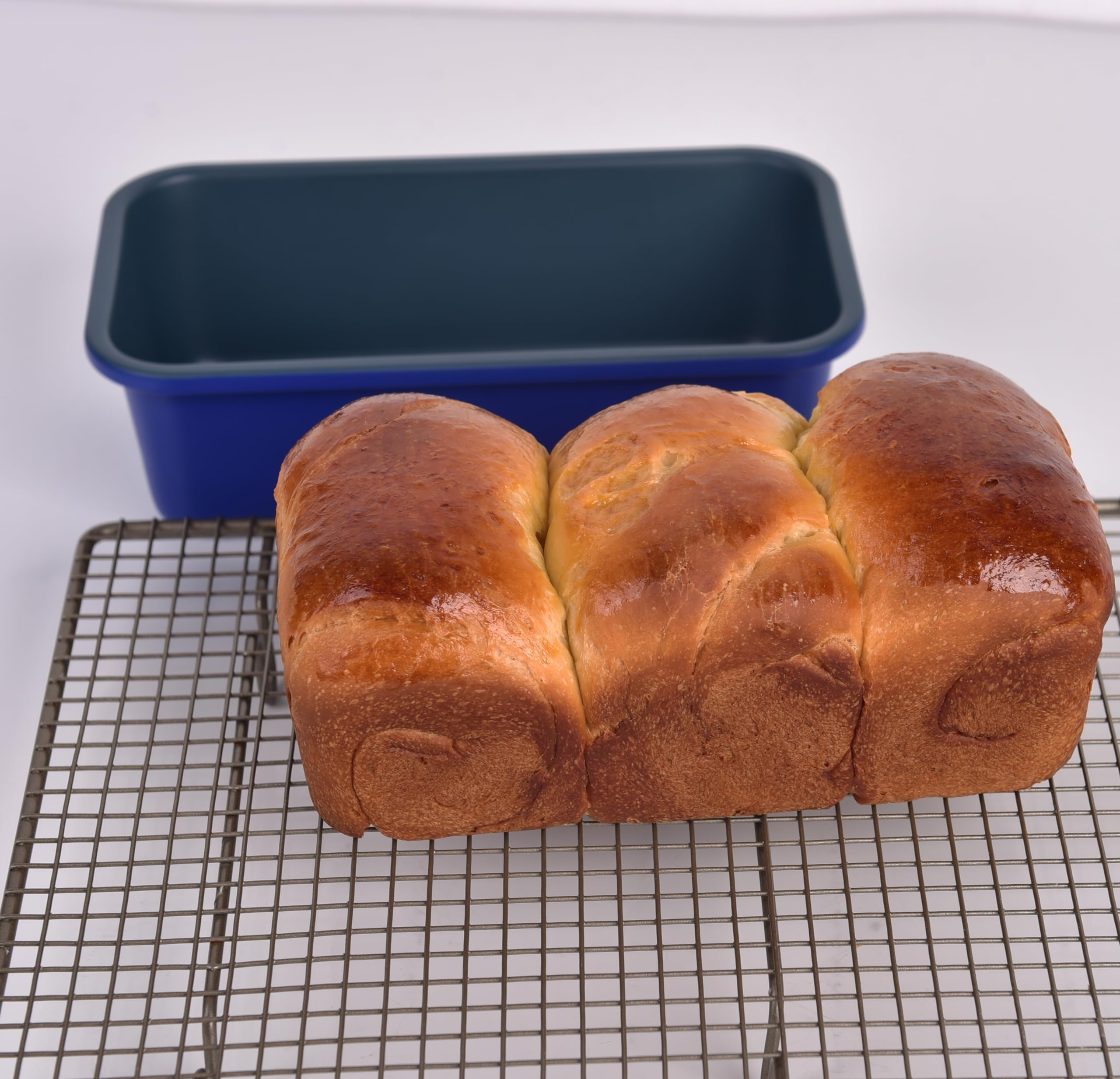 monfish loaf pans set of 2 haze blue non-stick coating Royal blue carbon steel loaf bread pans for home baking 9x5inch