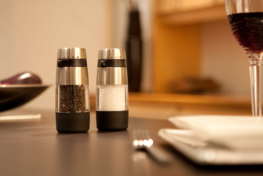 OXO Good Grips 1140600BK Salt Grinder (Silver)