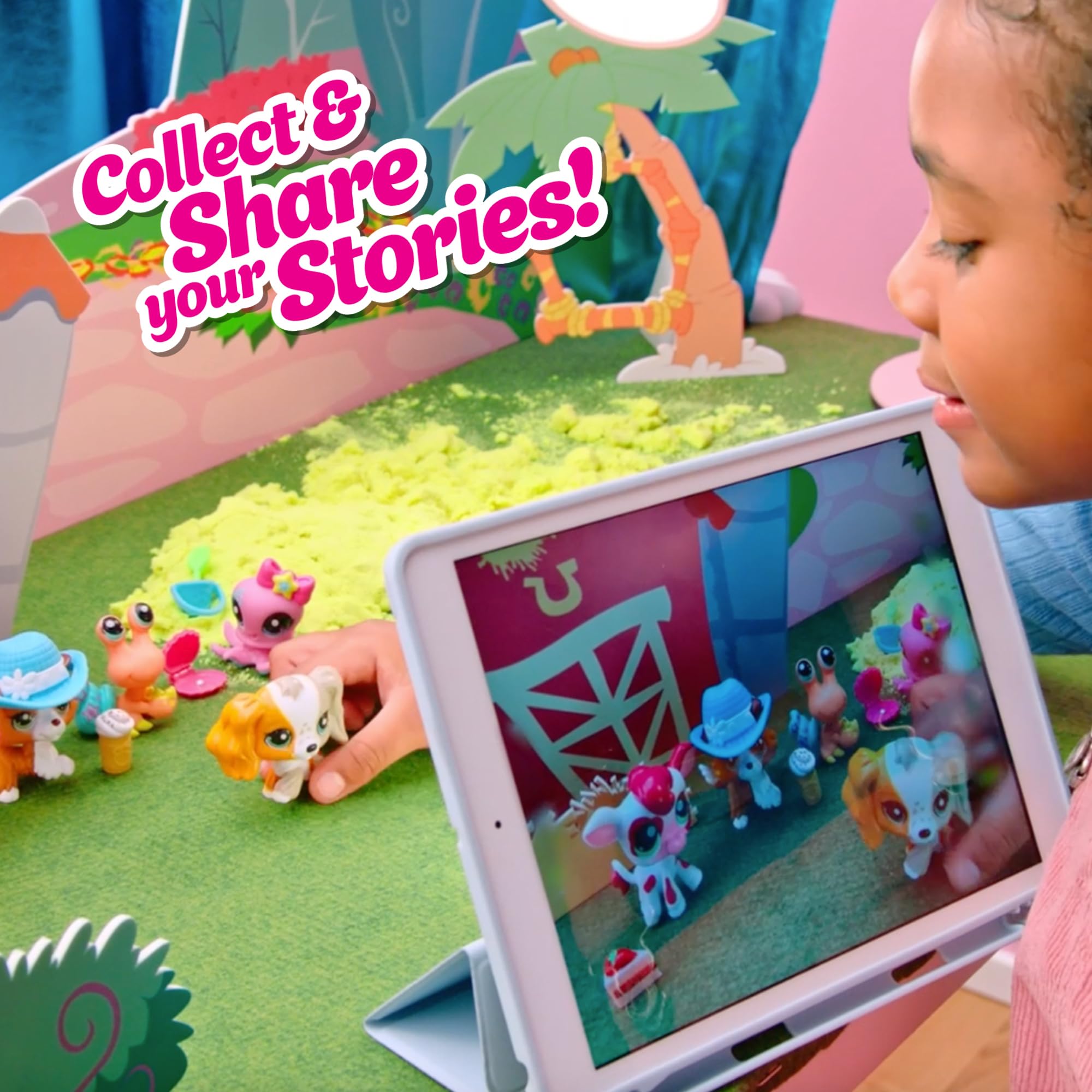 Littlest Pet Shop - Deluxe Holiday Calendar - Series 4 Advent Calendar -Gen 7 Authentic LPS Bobble Head Toy Figure, Collectible Toy Animal, Ages 4+