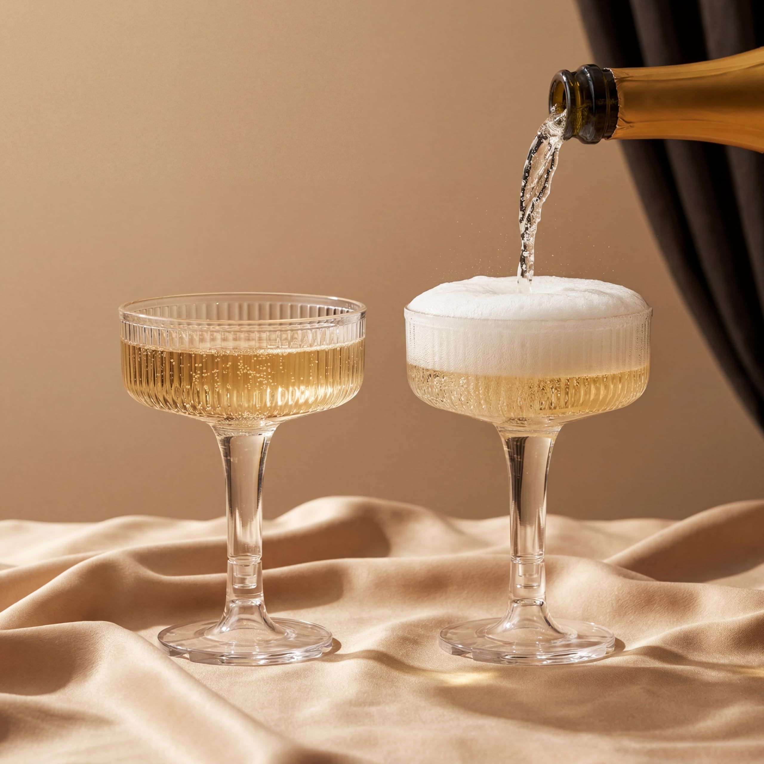 Houmury 20 Pcs 7oz Plastic Champagne Glasses Unbreakable Plastic Martini Glasses Flutes Reusable Clear Acrylic Coupe Drinkware for Wedding Birthday Party (20, Clear)