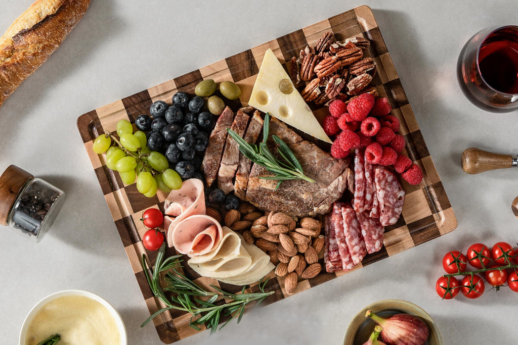 THETCHRY End Grain Cutting Boards for Kitchen, Wooden Cutting Board, Acacia Wood Chopping Board with Juice Groove & Handle, Butcher Block for Meat, Bread & Fruit, 14" L x 11" W x 0.8" Th