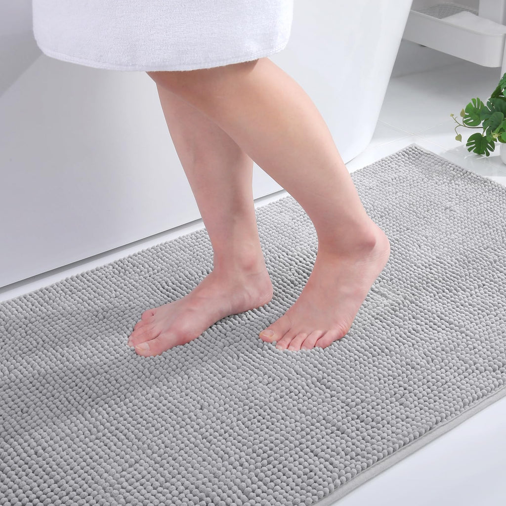 Kitinjoy Non Slip Chenille Bath Mat, Extra Soft Bathroom Mat, Super Absorbent Fluffy Bath Mats for Bathroom, Machine-Washable Quick Dry Bath Rug Foot Mat, 20"x32", Grey