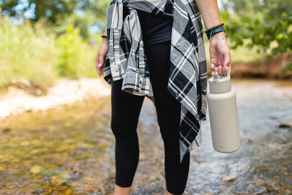 Simple Modern Water Bottle with Straw and Chug Lid Vacuum Insulated Stainless Steel Metal Bottles | Reusable Leak Proof BPA-Free Flask for Sports Gym | Summit Collection | 32oz, Blush
