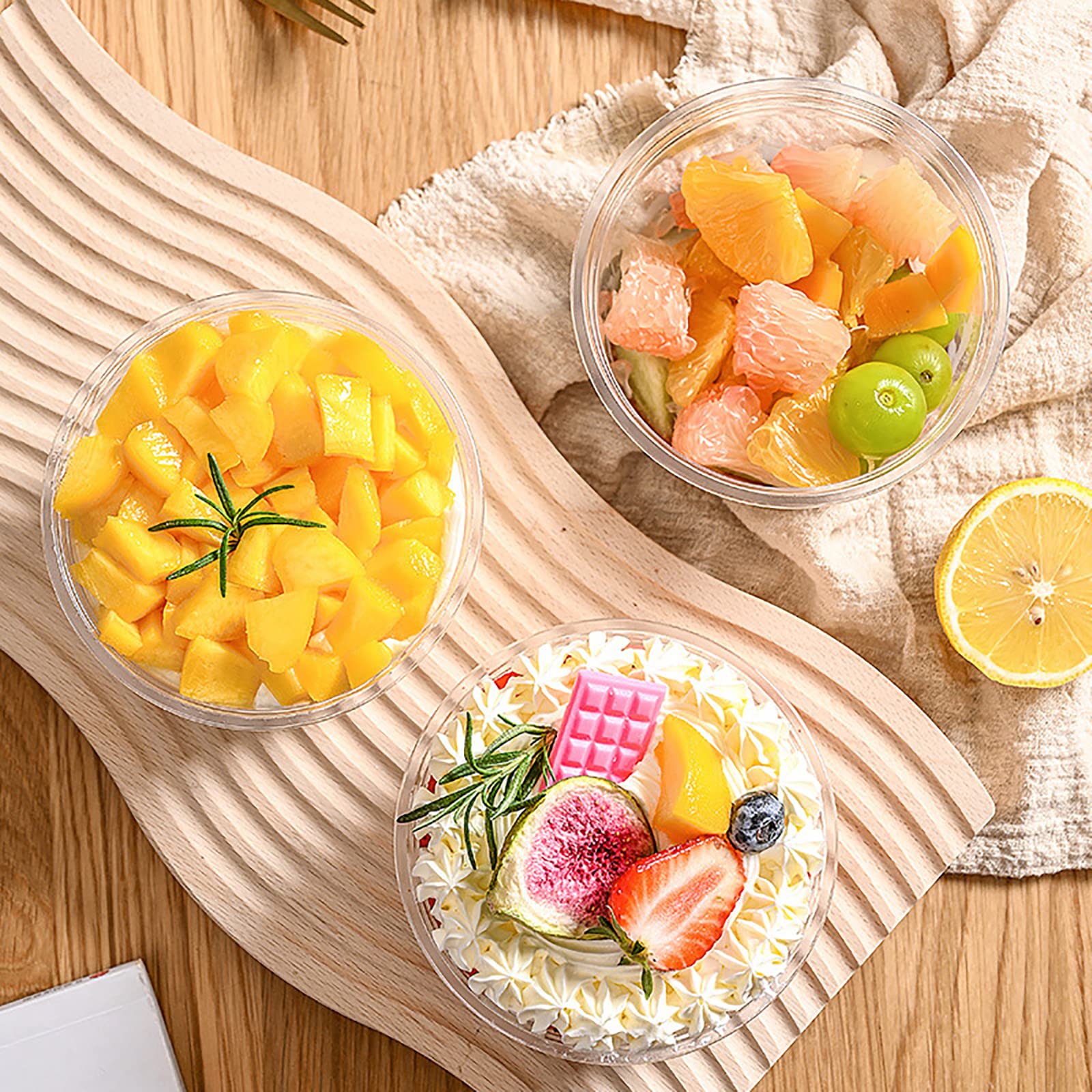 WUWEOT 50 Pack Plastic Dessert Cups, 10 oz Clear PET Dessert Bowls, Re-usable Parfait Cups with Lid (No Hole) for Ice Cream Fruit Iced Cold Drinks Dessert Yogurt Cereal Parfait Puddings Mousse