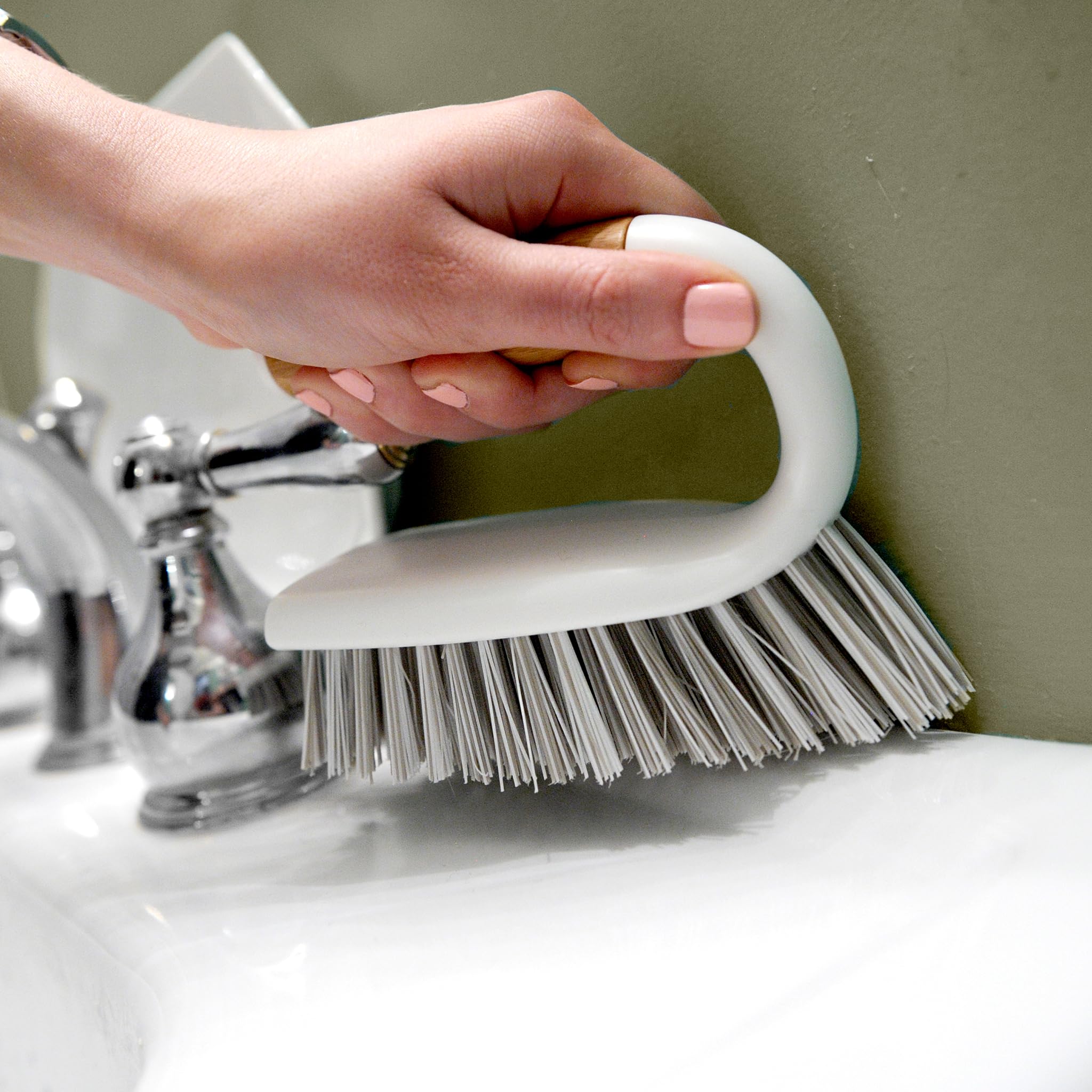 Full Circle Tough Stuff All-Purpose Scrub Brush, White 4.45" x 5.12" x 3.82"