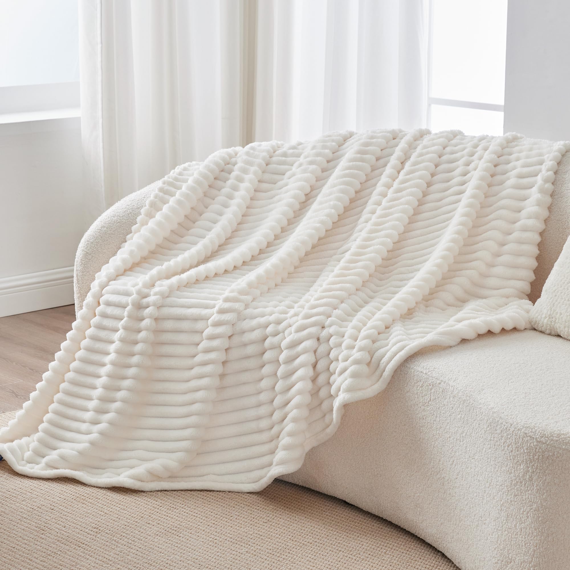 BEDELITE Fuzzy Twin Blanket for Bed - Cream White Fluffy Cozy Soft Plush Warm Fleece Blankets for Winter, Bedroom Valentine's Day Decor Gifts for Him Her