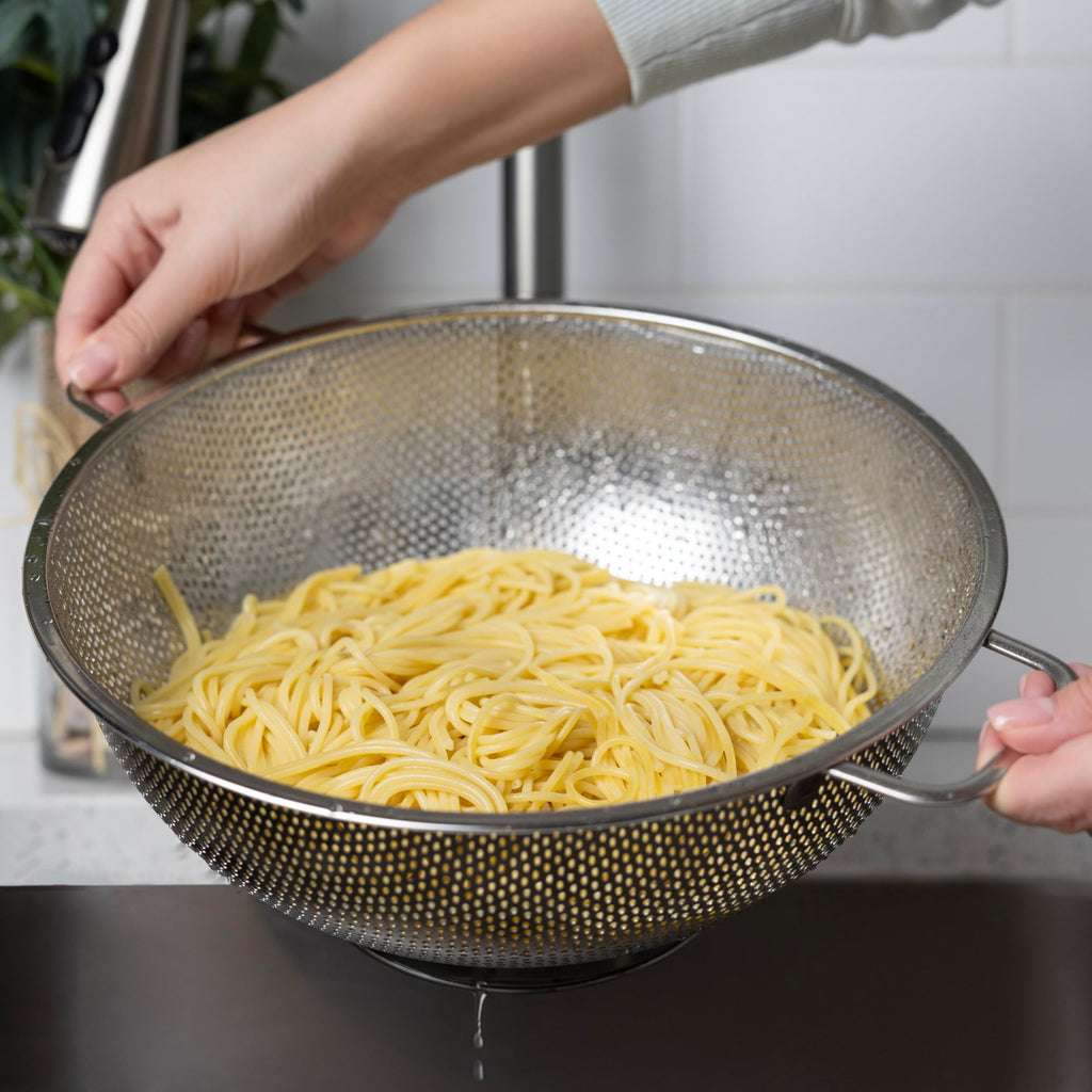 Fox Run Large Stainless Steel Colander, 5 Quart Pasta Strainer with Handles, 11” x 13.5” x 5”