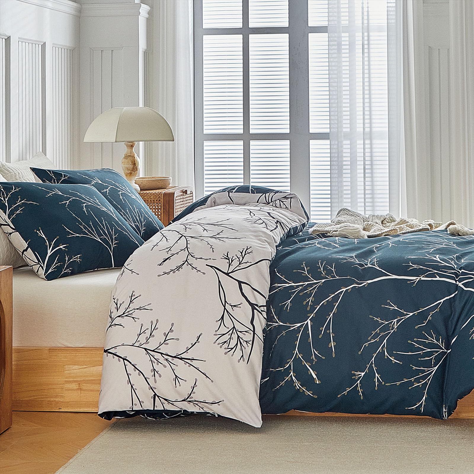 Duvet Cover Queen, Tree Branches Pattern Bed Sets, Ultra Soft Microfiber Bed Set, 3 Piece Breathable Queen Duvet Cover Set with Zipper Closure, Corner Ties, (90x90 Inch, Blue)