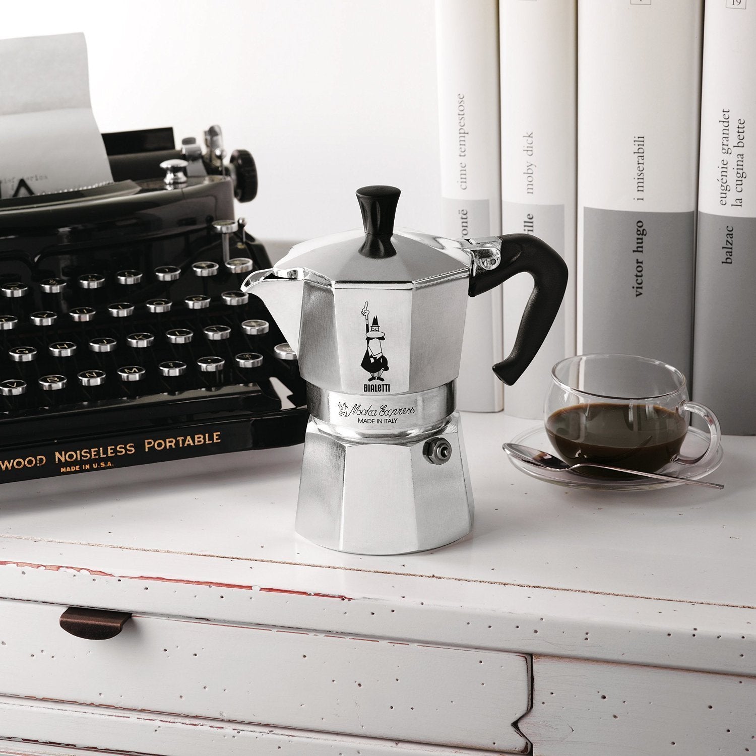 Bialetti - Moka Express: Iconic Stovetop Espresso Maker, Makes Real Italian Coffee, Moka Pot 3 Cups (4.3 Oz - 130 Ml), Aluminium, Silver