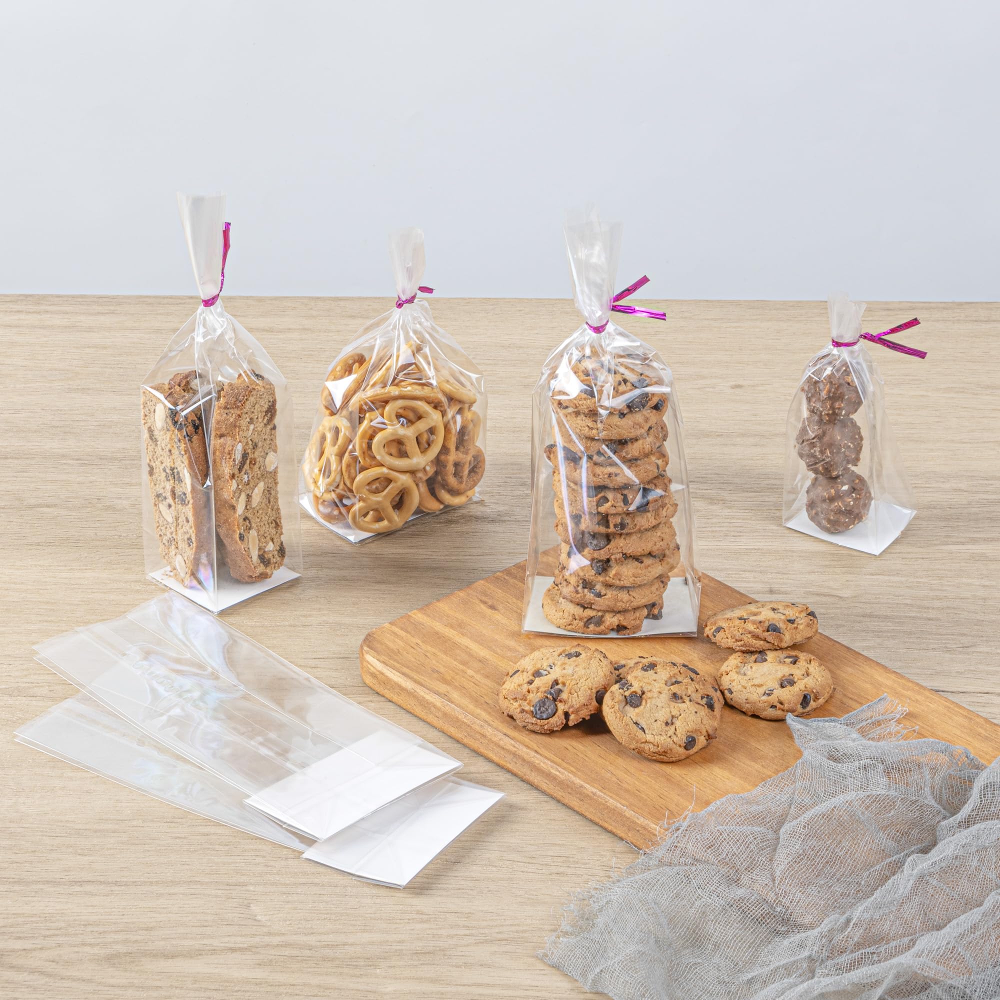 Restaurantware-Flat Bottom Heat Seal Sandwich Bags, Heat Sealable Food Bags - Gusset Bag with Paper Insert - Clear - 3 x 2 x 8 Inch - 100ct Box - Bag Tek