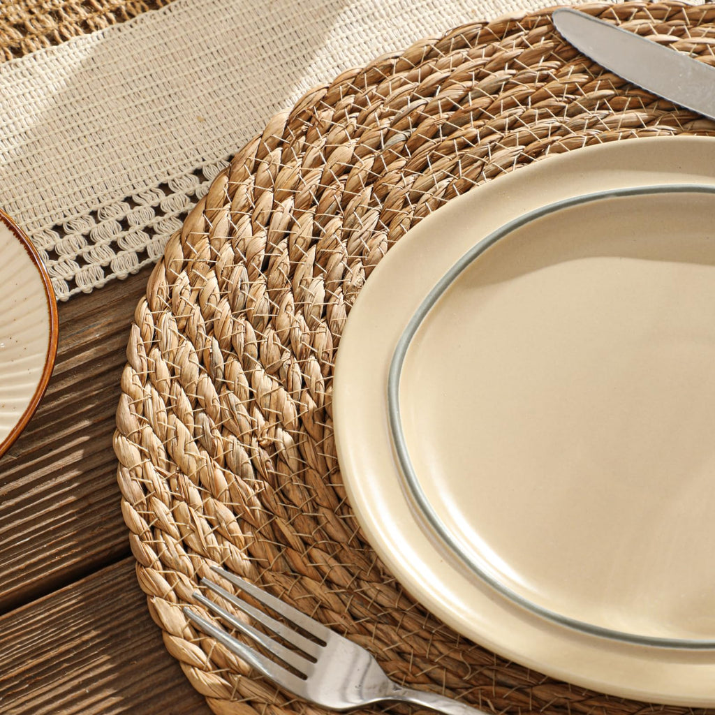 Round Woven Placemats Set of 6, 13.5 inch Boho Rattan Chargers for Dinner Plates, Rustic Wicker Place Mats, Hand-Woven from Natural Hyacinth, for Dining Table, Farmhouse, and Thanksgiving