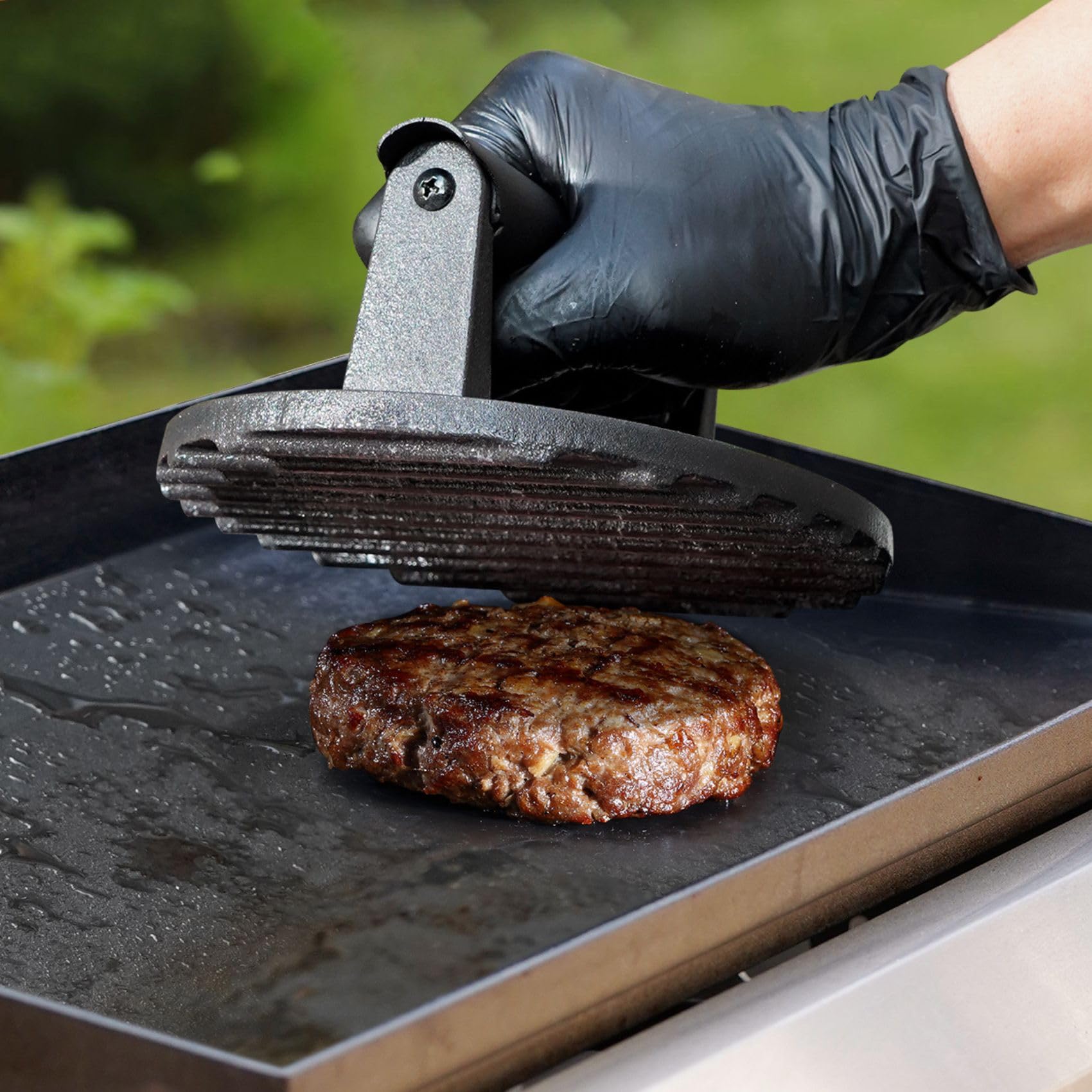 onlyfire Cast Iron Burger Press, Φ15cm Round Smash Burger Press with Heat Resistant Handle for Griddle and BBQ, Heavy-Duty Grill Press for Burger, Steak, Sandwich, Bacon