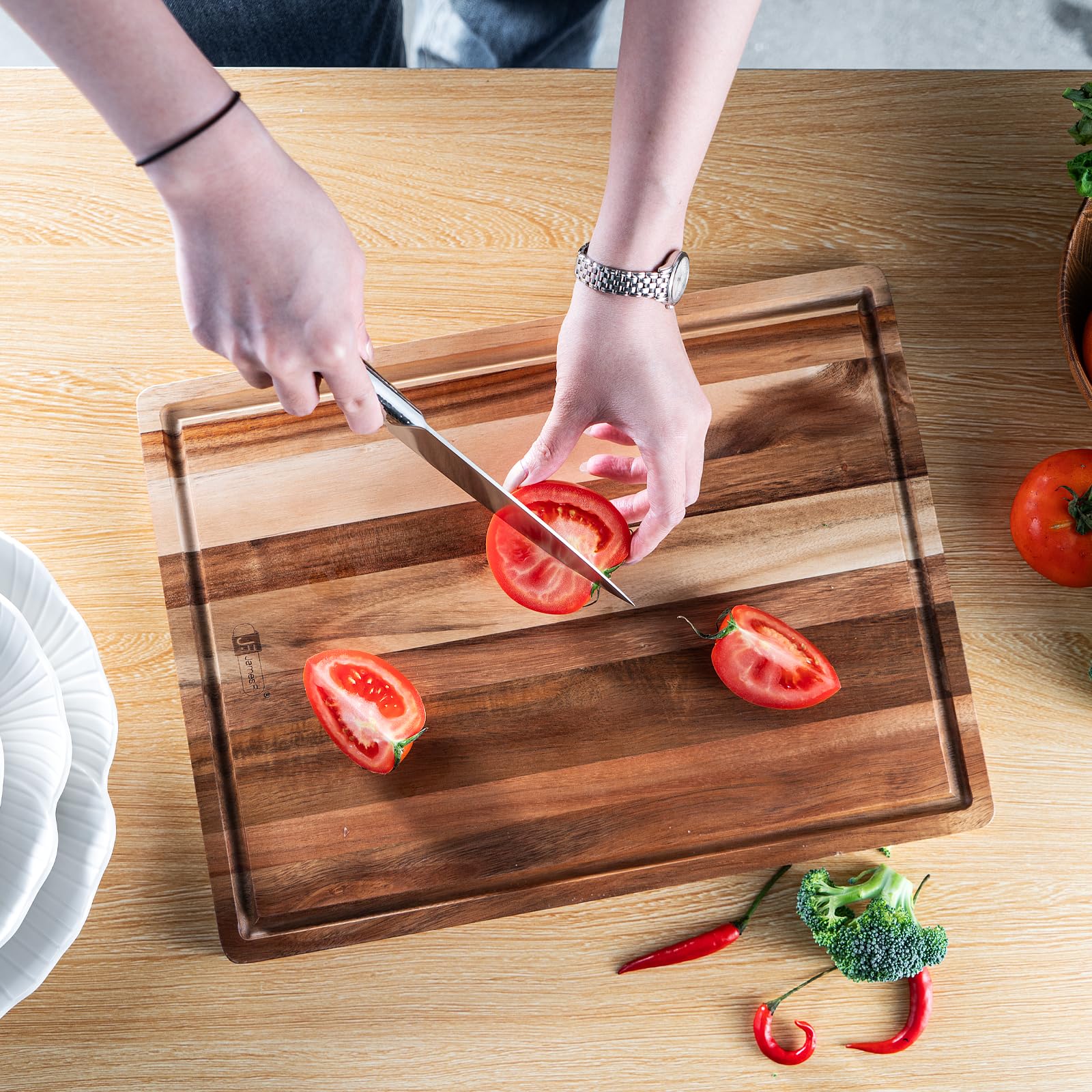 Wood Cutting Board,James.F Thick Acacia Wooden Cutting Board with Juice Groove, Reversible Charcuterie Serving Board for Kitchen, Large Chopping Board for Meat Bread Cheese(15.7” x 11.8“ x 0.7”)