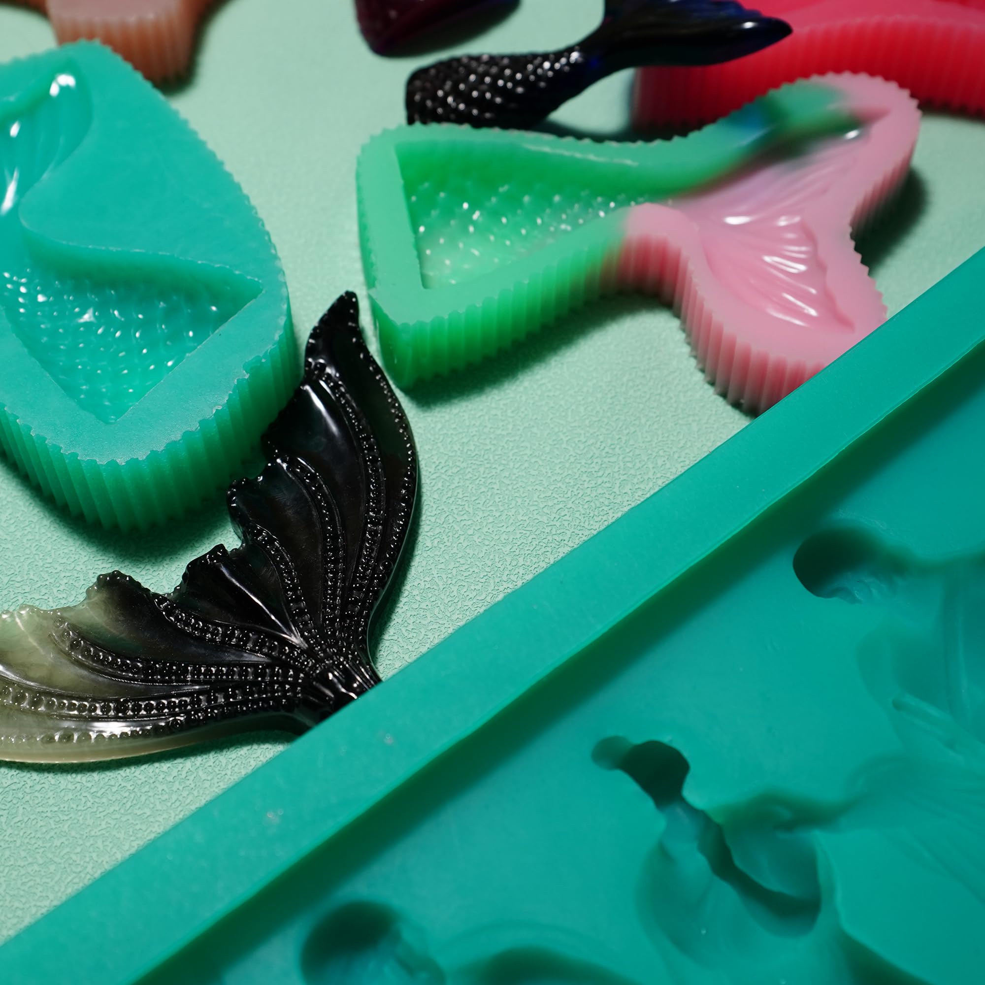 BBDINO Silicone Mold Making Kit, Super Elastic Liquid Silicone for Mold Making, N.W. 21.2 oz, 1:1 Mixing by Volume, Ideal for Casting 3D Silicon Molds| Food Molds, Jade Green