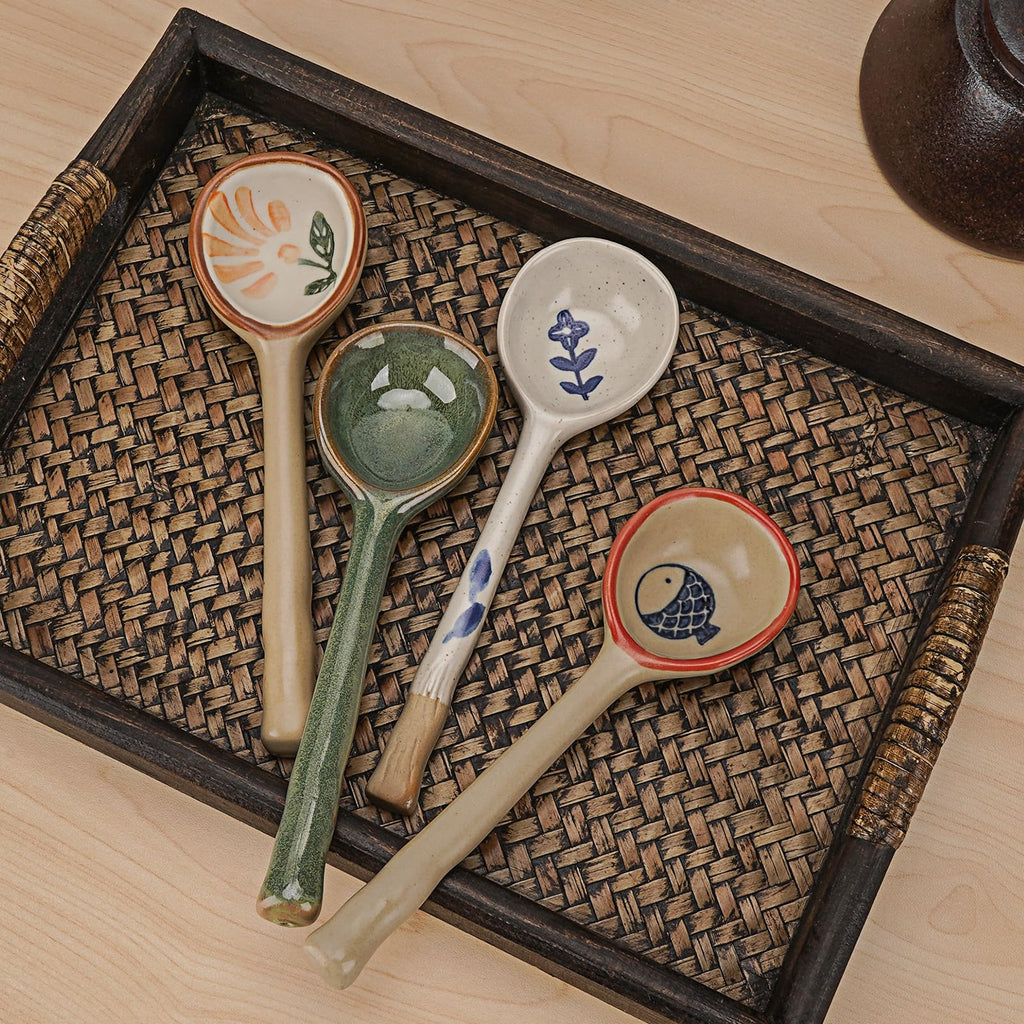 JANKOW 4 Pack Japanese Ceramic Soup Spoons, Long Handle Japanese Round Soup Spoon, Hand-Painted Porcelain Soup Spoons for Ramen Wonton Noodles Miso Dumplings