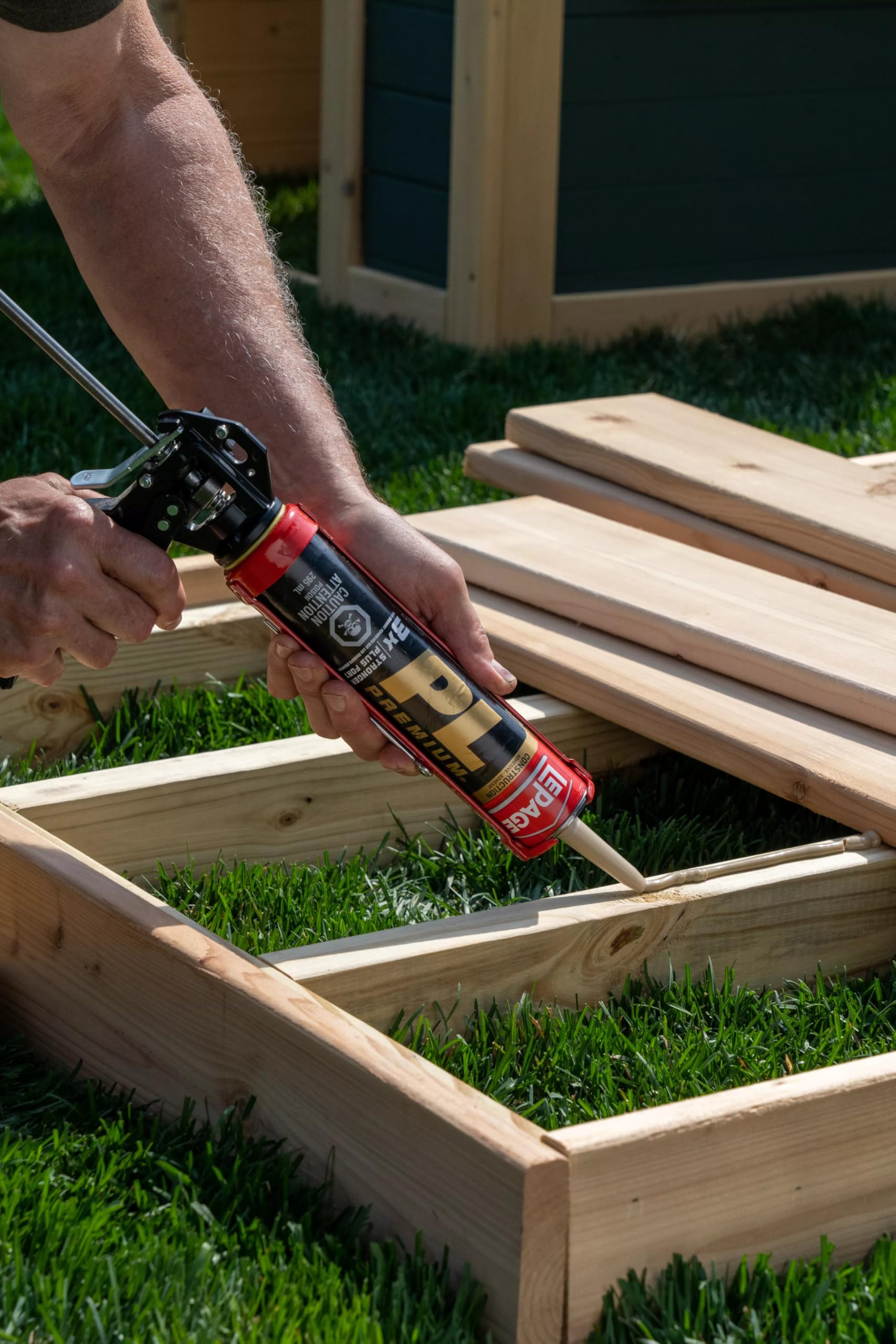 Lepage PL Premium Polyurethane Construction Adhesive, Versatile Construction Glue for Wood, Concrete, Stone & More - 825 ml Cartridge, 1 Pack