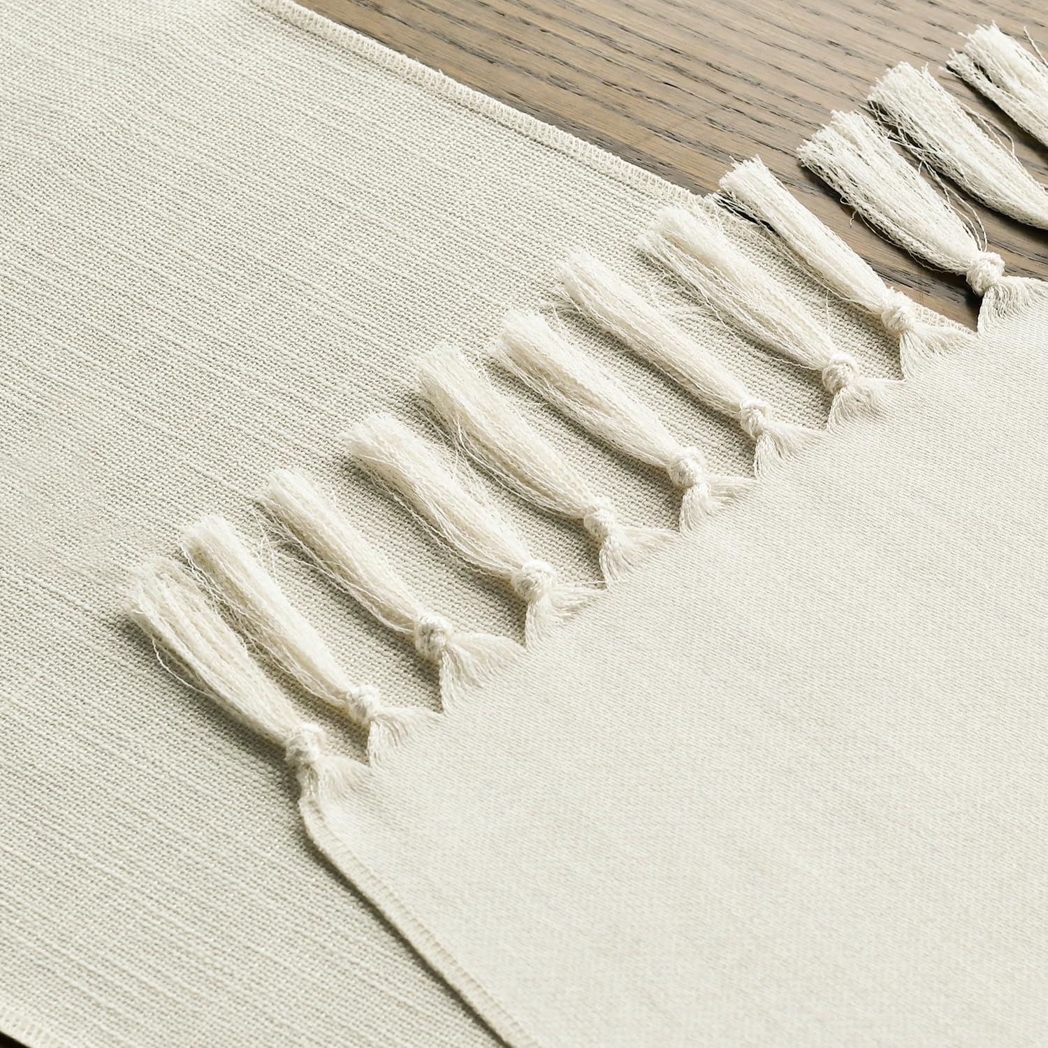 Artoid Mode Beige Tassel Table Runner, Boho Linen Blend Rustic Farmhouse Style Kitchen Table Decoration Holiday Wedding Party Dinning Decor 13x90 Inch