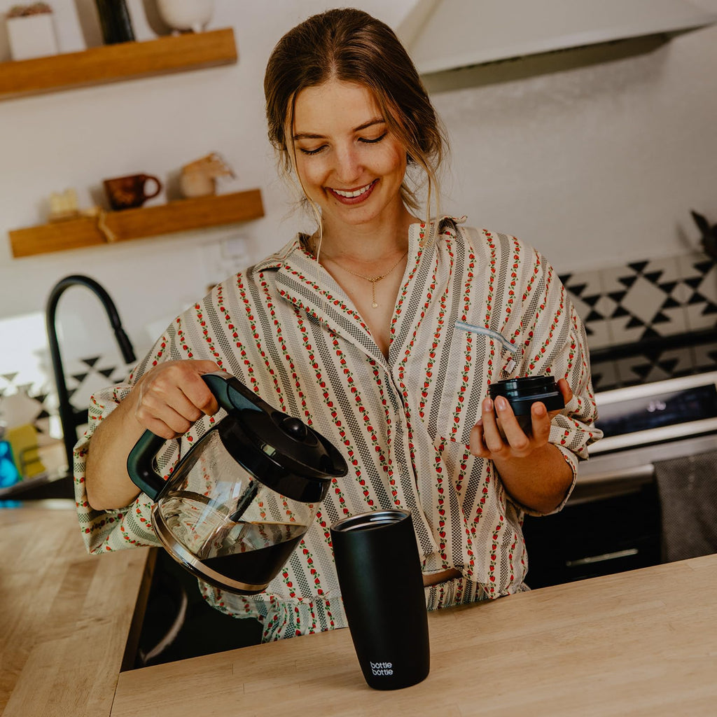 Bottle Bottle Insulated Travel Mug 500ml Stainless Steel Office Coffee Cup with Push Button Lid Keeps Cold and Hot for 8 Hours (Black)