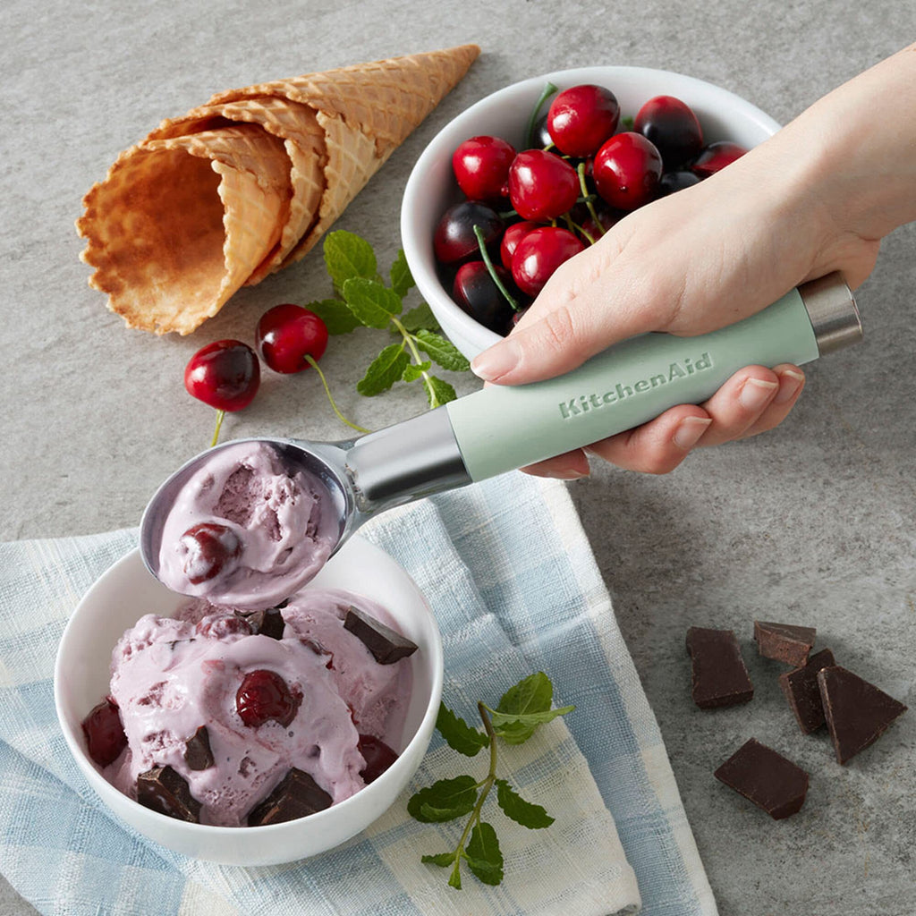 KitchenAid – Gourmet Ice Cream Scooper with Sturdy Head, Comfortable Grip, Easy Release Design (Pistachio)