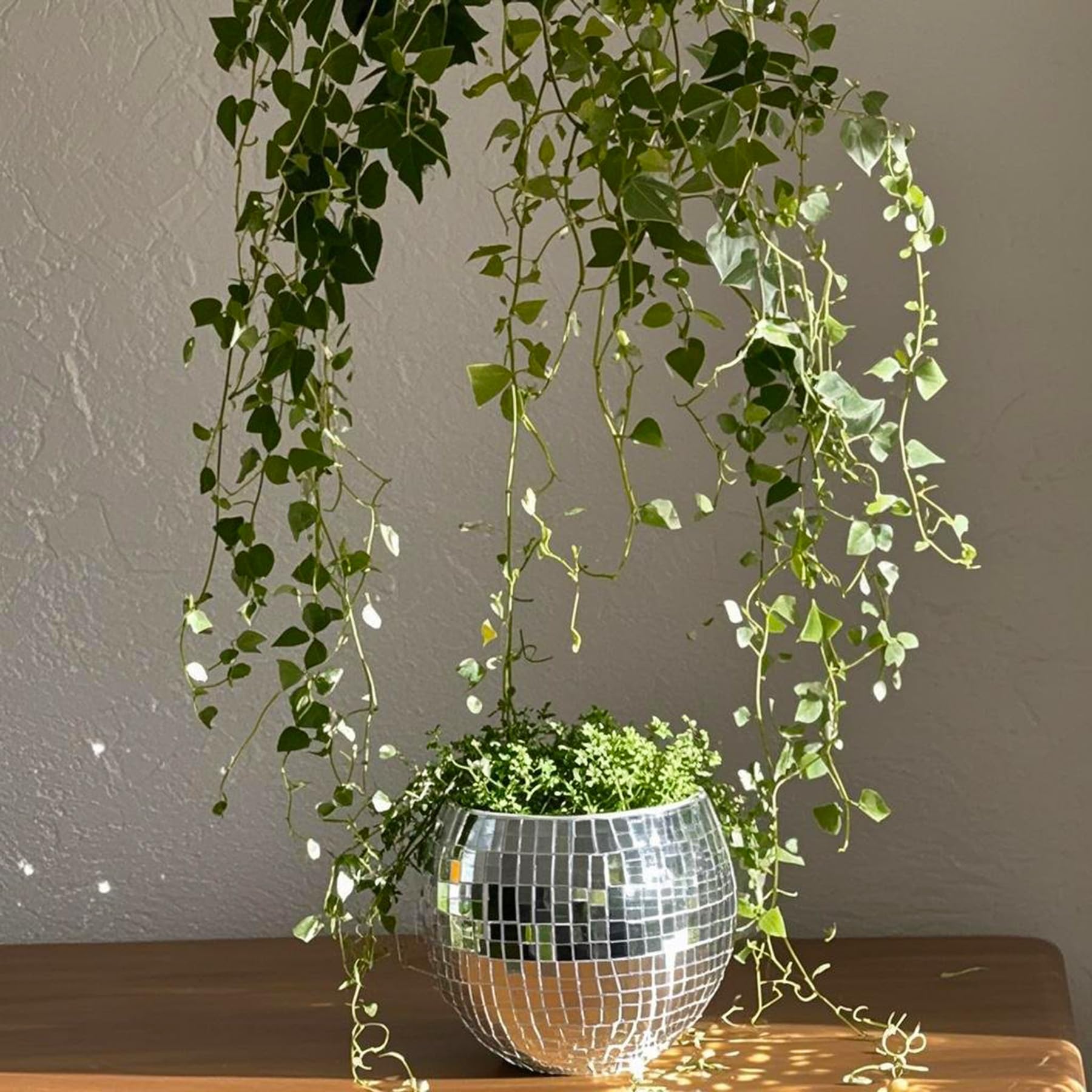 Qiumyanlod Disco Ball Planter,Disco Ball Vase,Disco Flower Pot,Plant Pots,Plant Holder,Silver Mirror Plastics Planter,Disco Decoration for Party, Office, Kitchen,5 x 5 x 4 inch