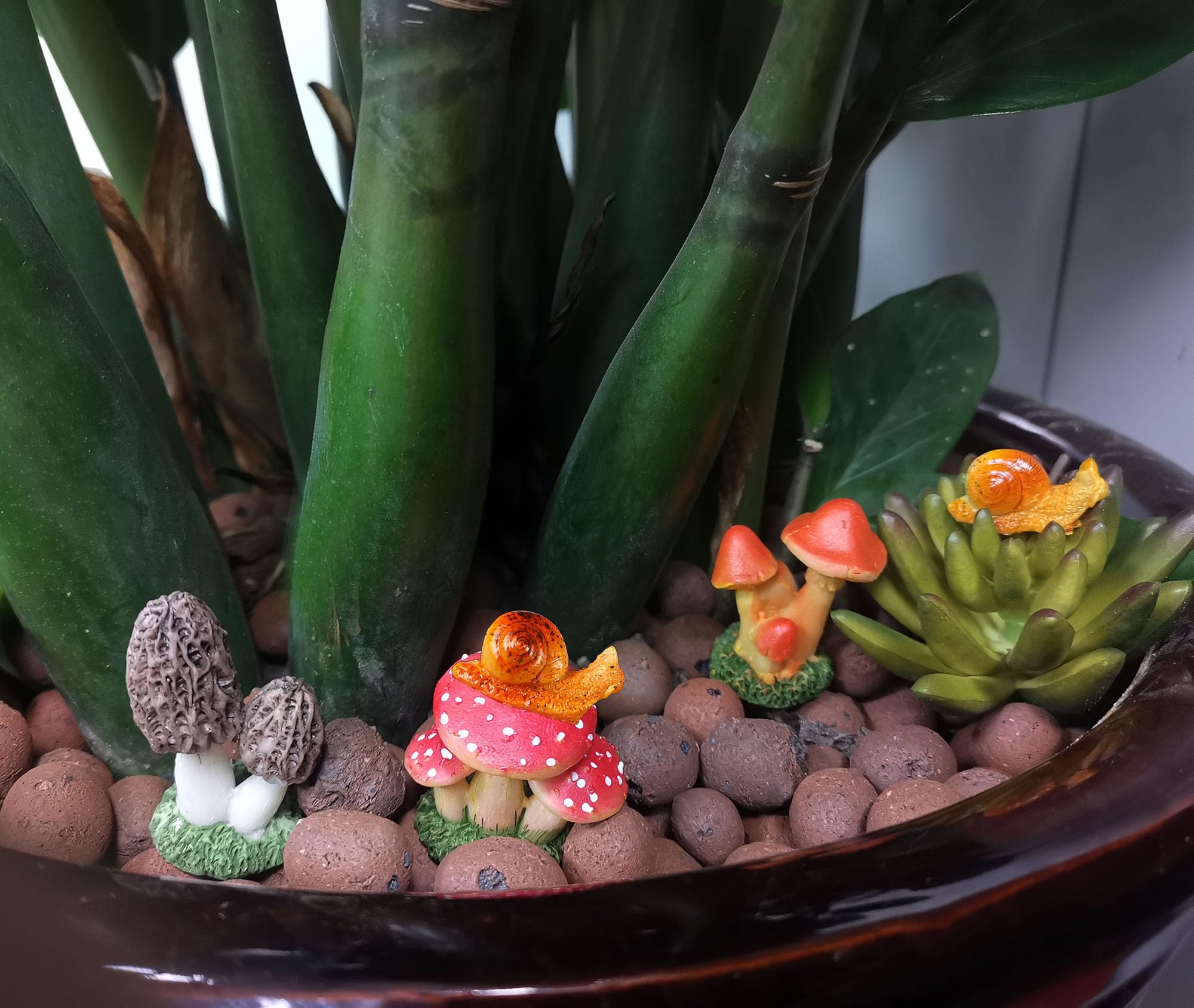 YARCHONN Miniature Garden Mushroom Ornament Outdoor, Resin Statue Snail, Novelty Robin Birds and Nest Fairy Garden Accessories for Patio, Yard, Lawn or Home Garden Decorations, Set of 9