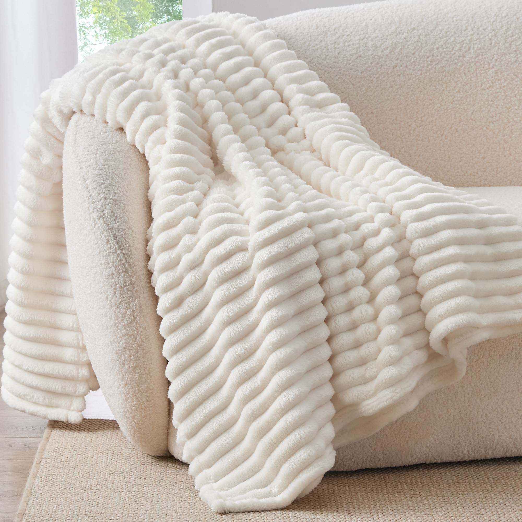 BEDELITE Fuzzy Twin Blanket for Bed - Cream White Fluffy Cozy Soft Plush Warm Fleece Blankets for Winter, Bedroom Valentine's Day Decor Gifts for Him Her