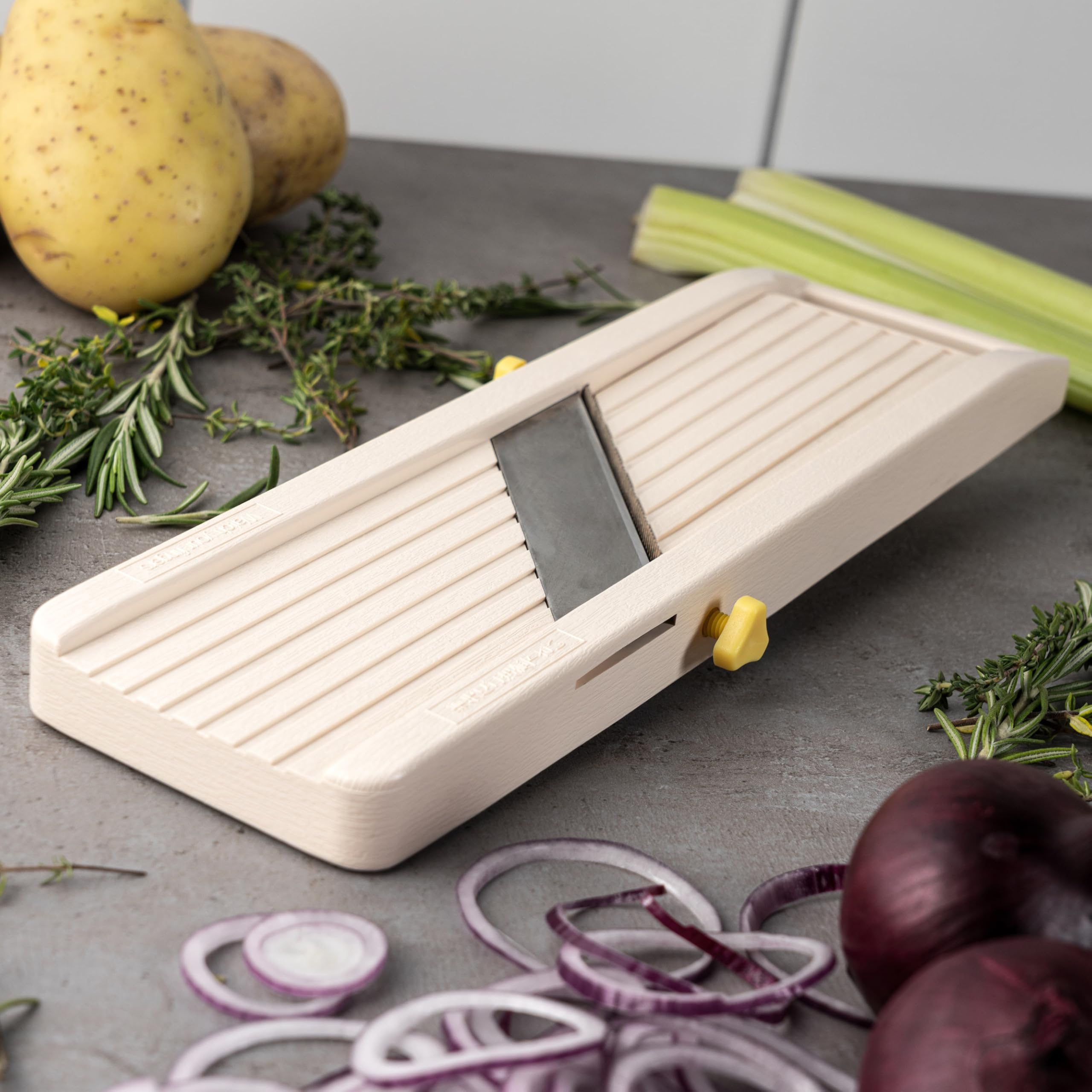Benriner Japanese Mandolin Vegetable Cutter 3.5 Wide (7015S)