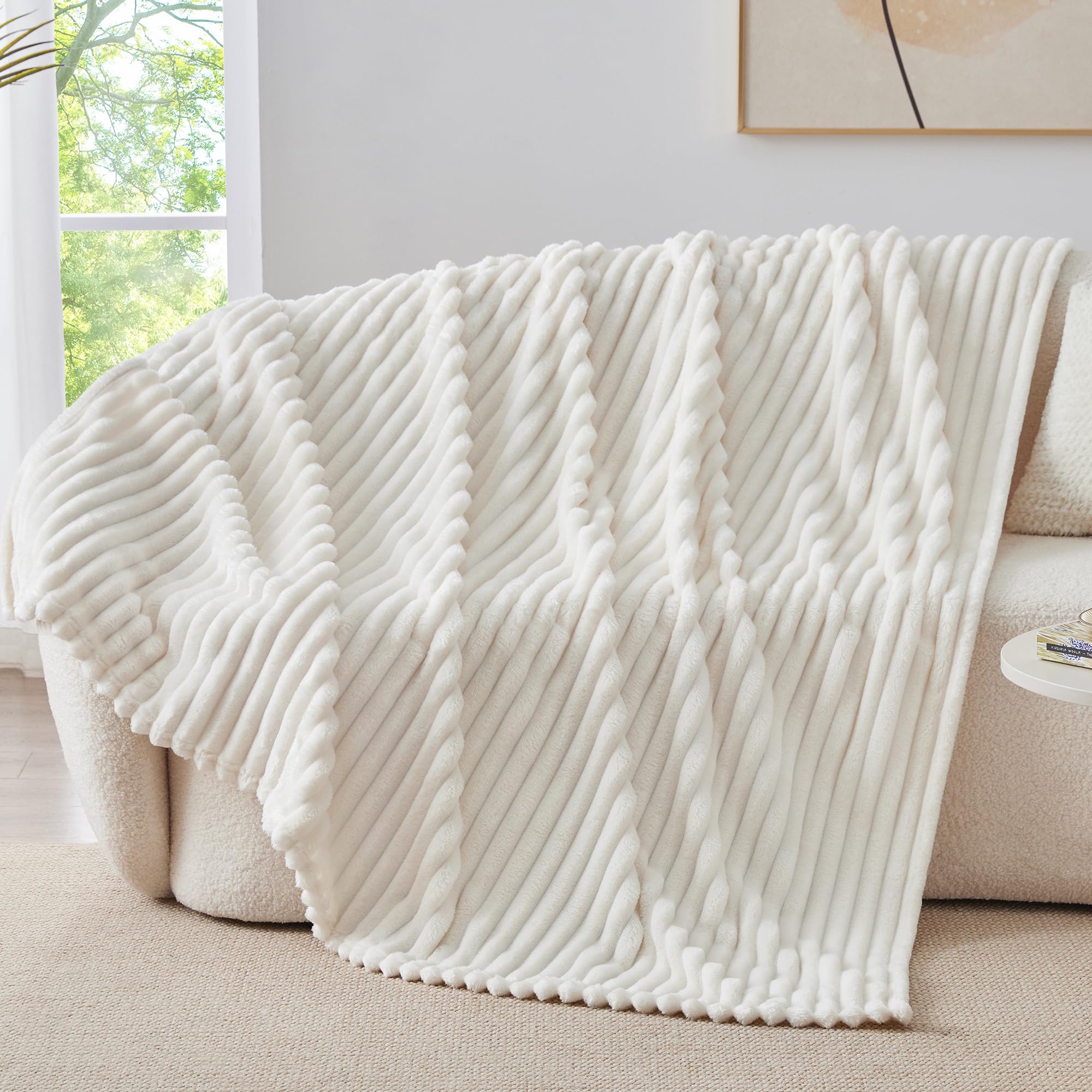 BEDELITE Fuzzy Twin Blanket for Bed - Cream White Fluffy Cozy Soft Plush Warm Fleece Blankets for Winter, Bedroom Valentine's Day Decor Gifts for Him Her