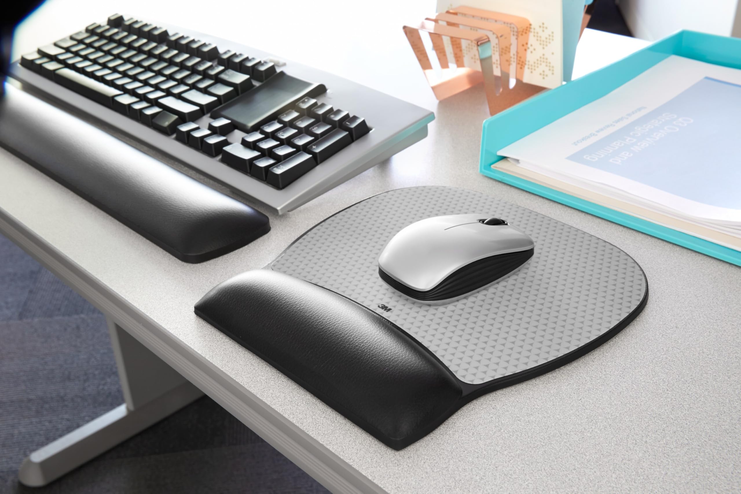 3M Ergonomics Mouse Pad with Gel Wrist Rest, 9.2 and 8.7 Inch, Enhances Mouse at Fast Speeds
