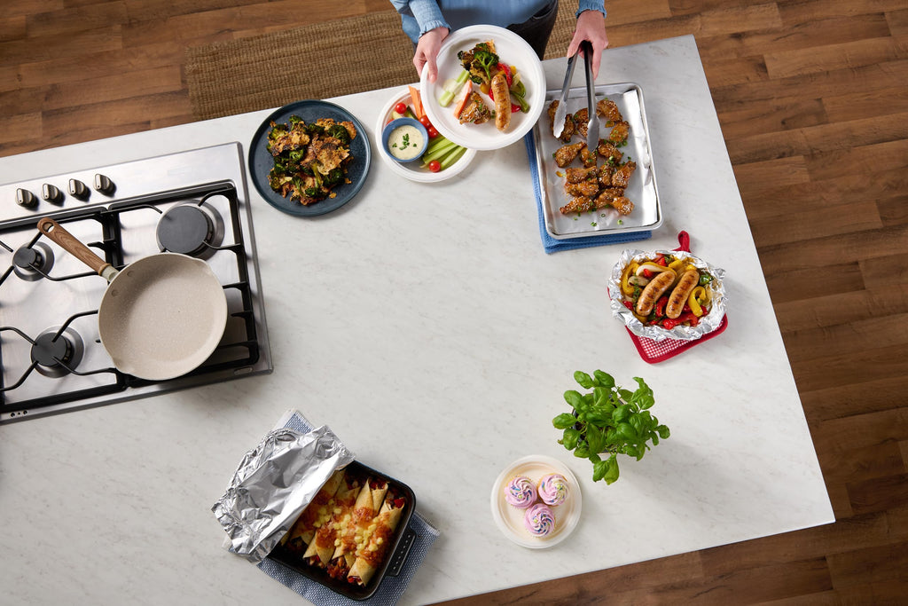 Hefty ECOSAVE Compostable Disposable Paper Plates Dinner 10", 80 Count