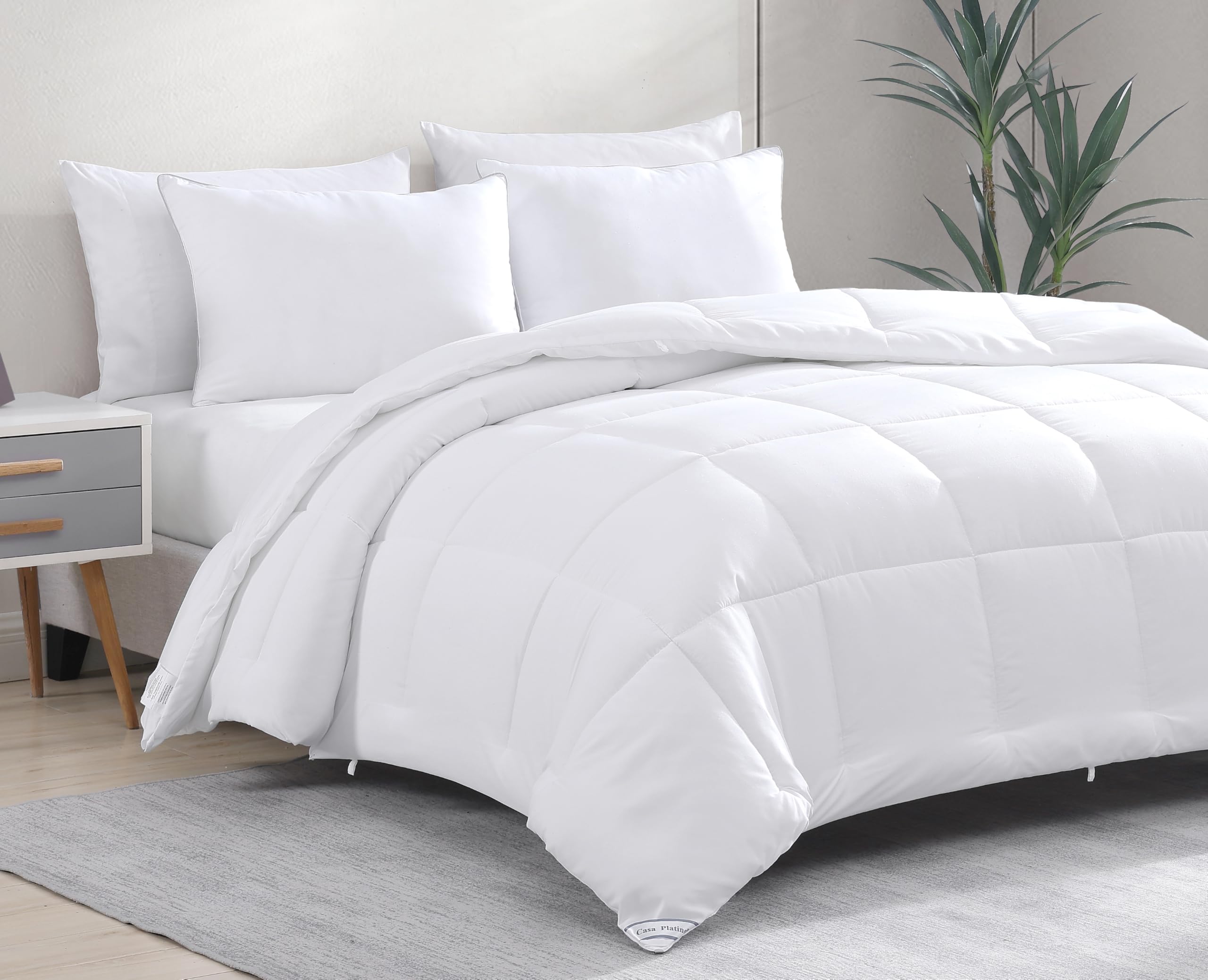 Comforter King Size Goose Down Alternative Microfiber Quilted Solid Comforter/Duvet Insert - Ultra Soft Hypoallergenic Bedding - Medium Warmth for All Seasons King Comforter - White