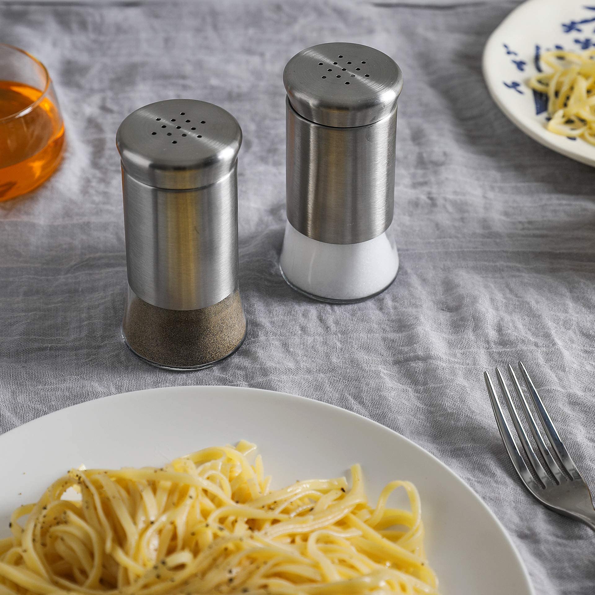 Gala Houseware 2 Pack Salt and Pepper Shakers, 4.6 oz Salt Shaker Spice Dispenser, Stainless Steel with Glass Bottoms, Refillable Design, Ideal for Kitchen, Dining Table, Camping, and BBQs