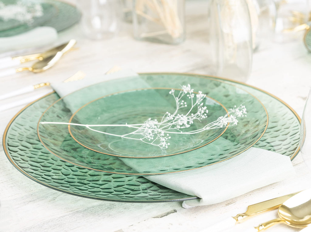 PLASTICPRO 30 Pack Hammered Plastic Plates Heavyweight Disposable Plastic Plates Elegant Clear Hammered Rim Platsic Party Dishes (Hamered Green With Gold Rim, 7'' INCH PLATES)