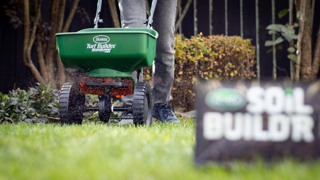 Scotts Soil Build'R Spreadable Top Dress for Lawns 4.2kg (122m² Coverage)