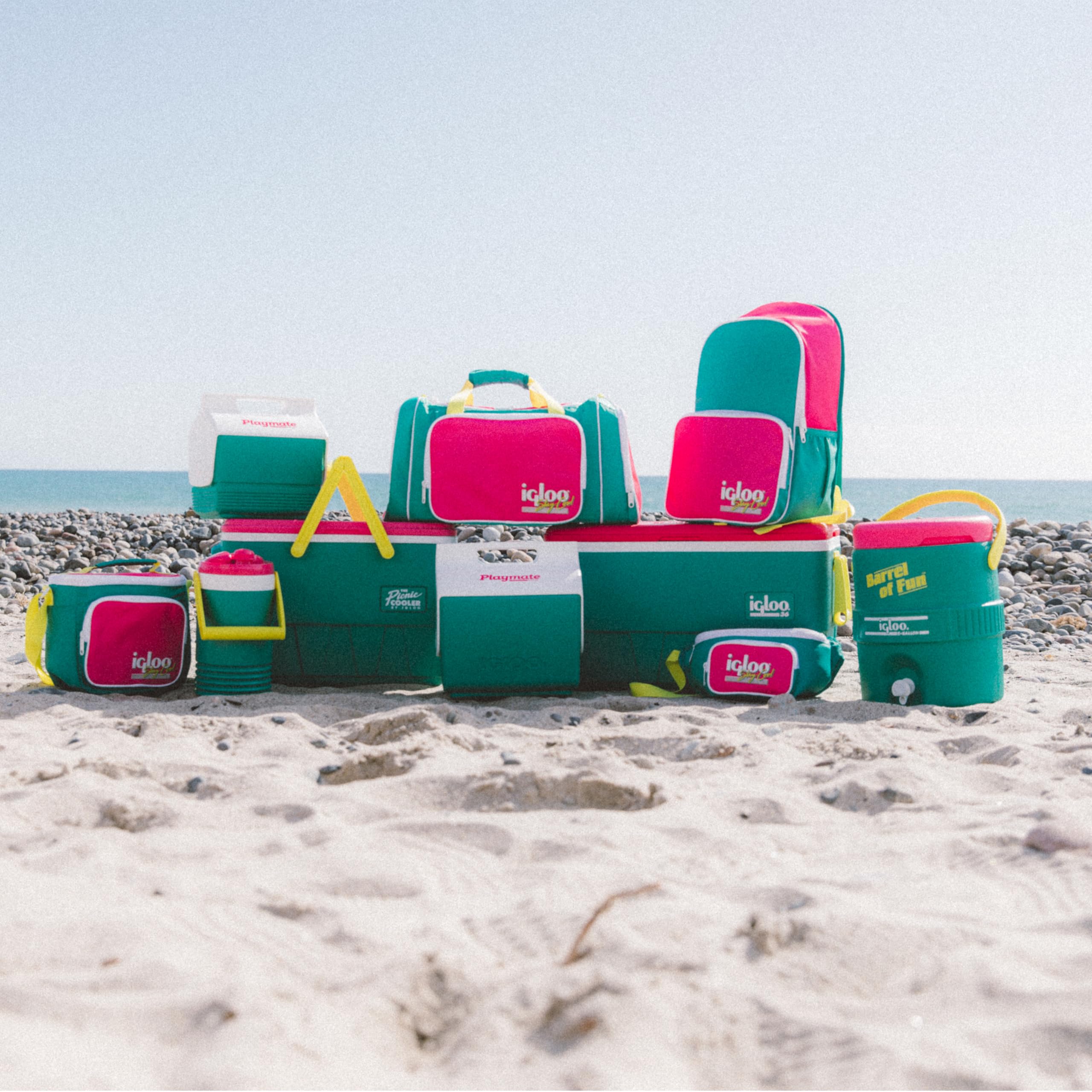Igloo 90s Retro Collection Square Neon Lunch Box Soft Side Cooler Bag with Strap