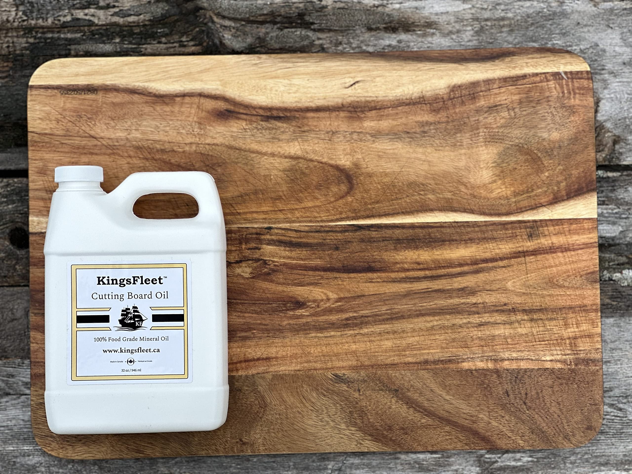 KingsFleet - Cutting Board Oil | 32 oz | Canadian Made | 100% Food-Grade Mineral Oil for Superior Protection of Cutting Boards, Butcher Blocks, and Wood Utensils