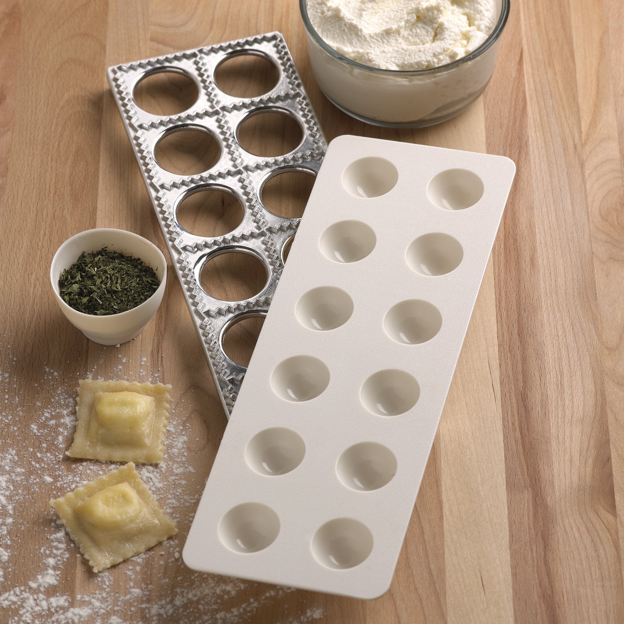 Fox Run Ravioli Maker, Aluminum, Makes 12 1.5" Raviolis