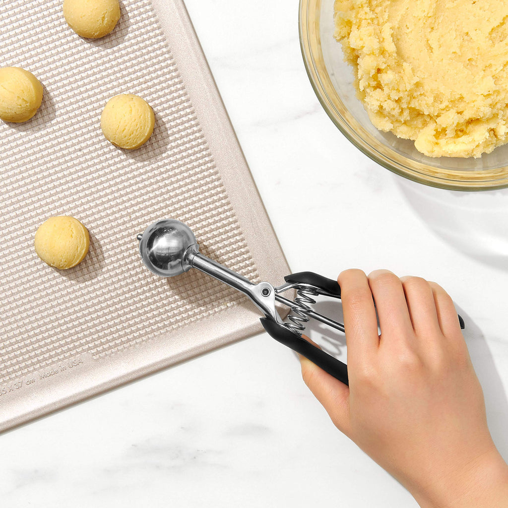 Oxo Good Grips Cookie Scoop, small, 1044083 | Black/Silver