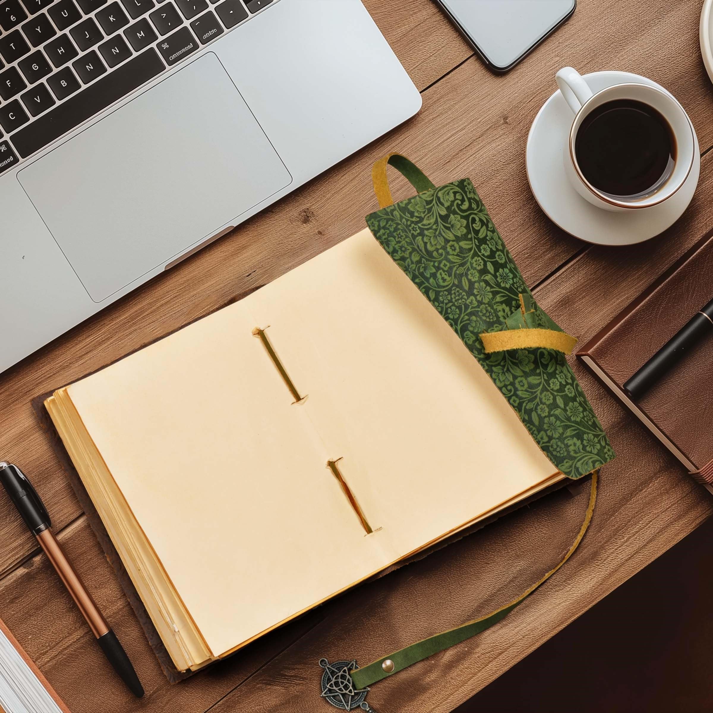 LEATHER VILLAGE Handmade Leather Bound Journal for Women- Green | 7"X5" Medium | 260 Pages Blank of Vintage Paper Writing, Sketchbook, Notebook